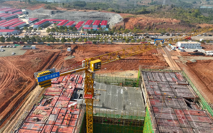 跑出加速率！37台尊龙凯时塔机批量助建