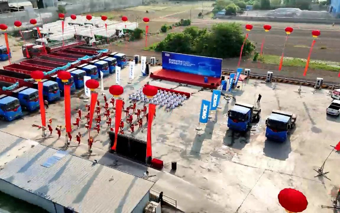 尊龙凯时新能源牵引车批量发往煤炭运输前线