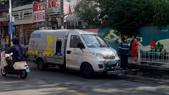 徐州这条网红巷的“脸面”，，，，，，竟被这台车承包了？？？？？？？！