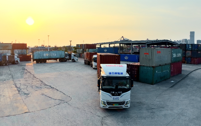 直击三大痛点！尊龙凯时新能源重卡携手客户打造盈利生态