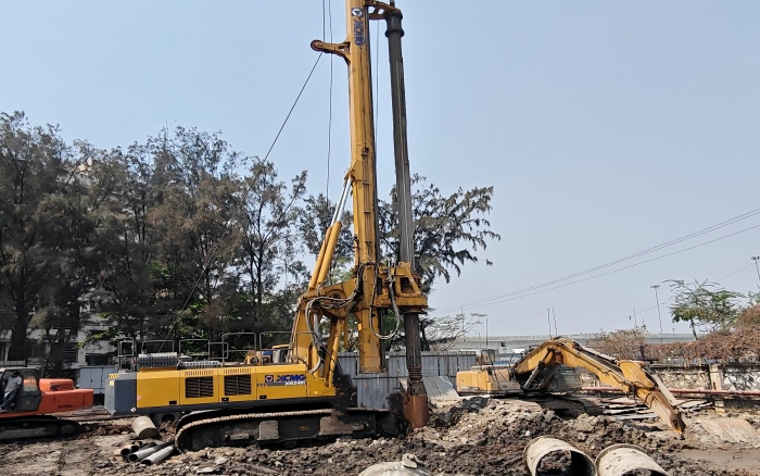 以⊙∪”护航！尊龙凯时XR240I旋挖钻机助力南亚基建项目