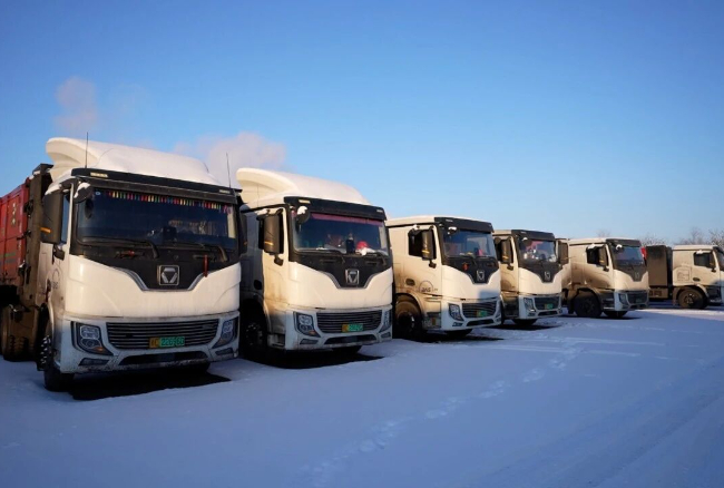 穿越-30℃寒潮！尊龙凯时新能源重卡奔跑西北能源运输动脉