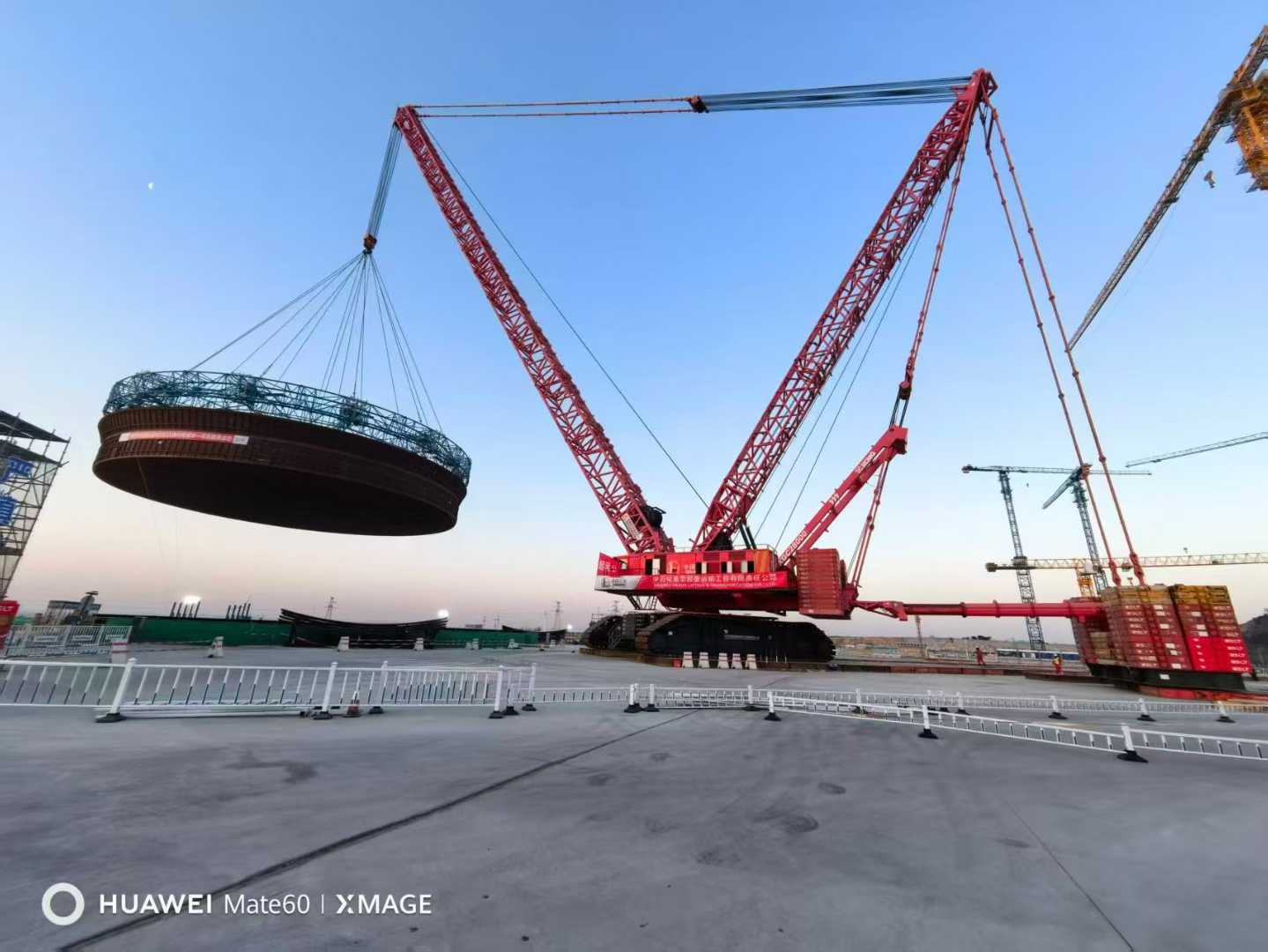 2小时15分钟能做什么？？？？把核岛43米“钢铁内胆”一次放准！