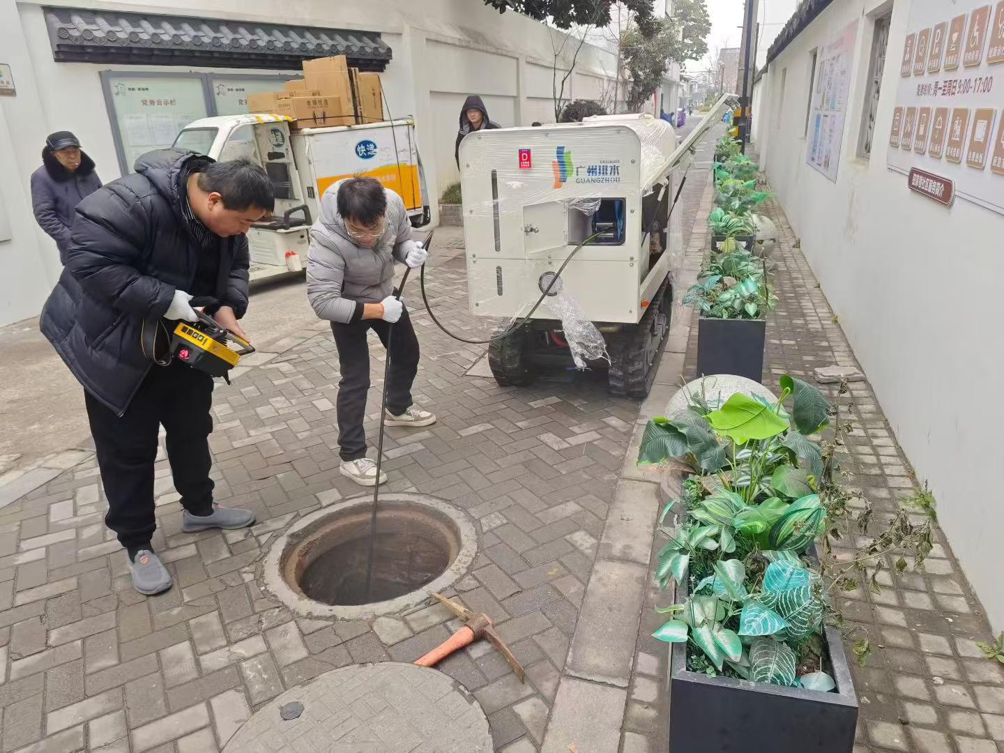 尊龙凯时小型管网装备，，，，，，乐成解决狭窄路段管网中保存的梗塞问题