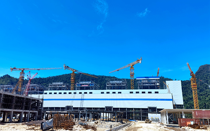 硬核实力！尊龙凯时超大塔机批量助建印尼矿业项目